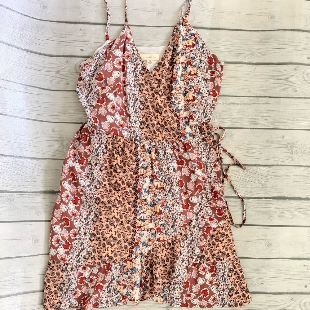 Promesa floral wrap top-medium-NWT